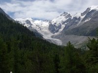 車窓より遠望できるモルターアチ（ Morteratsch）氷河とヴェルニーナ山 （Piz Bernina）